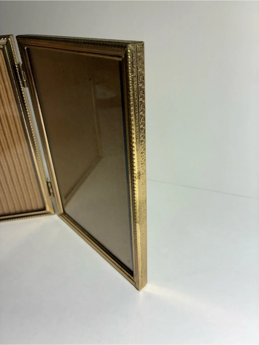Vintage Brass Double Hinged Picture Frame Beaded Edge Bifold Gold Tone